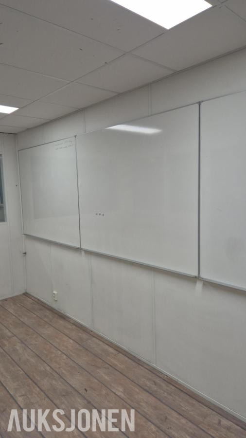 Isolert kontorbrakke / kontormodul med strøm – 4,80 × 2,39 m